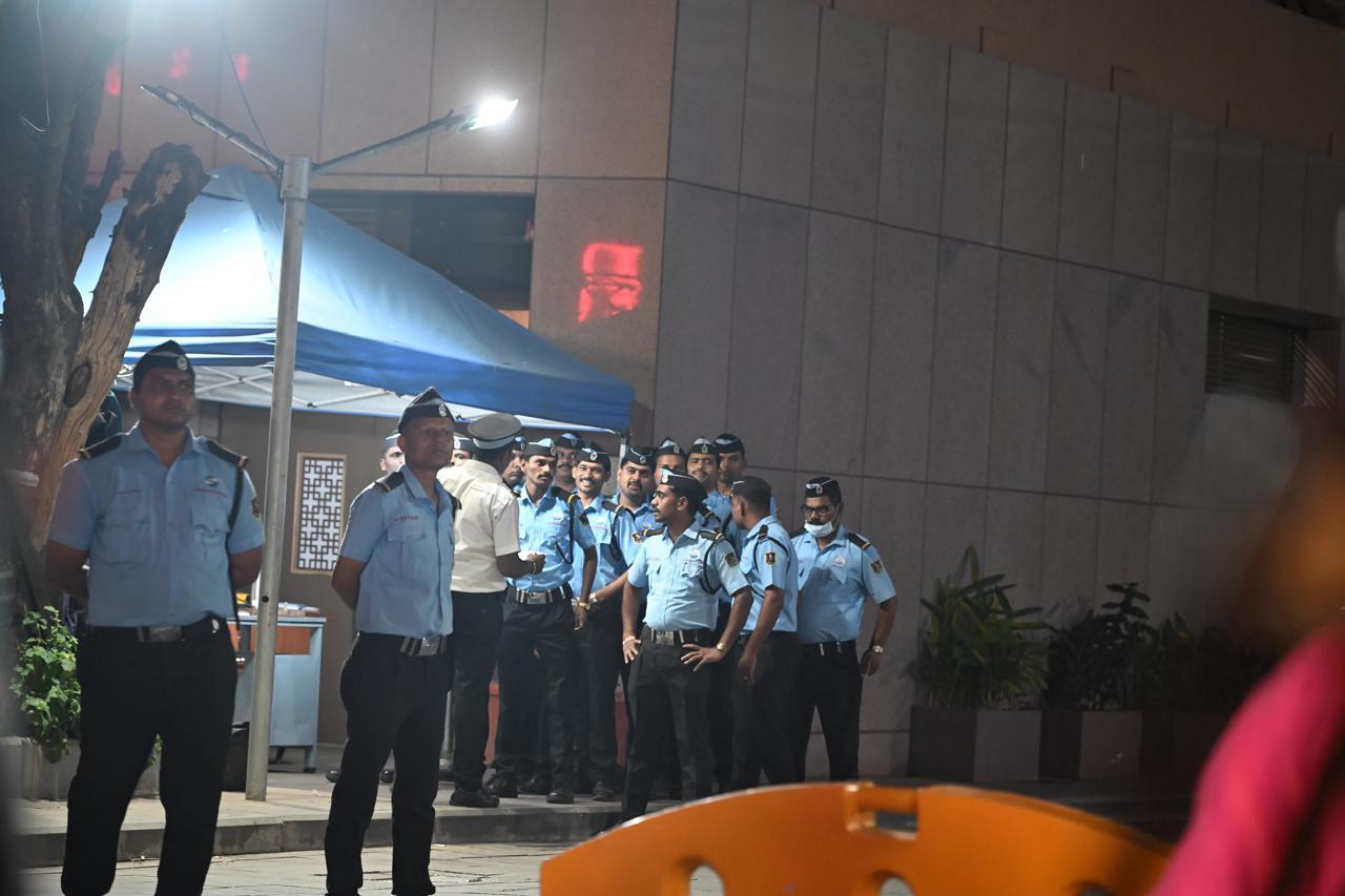 <p>The update has brought relief to fans and the industry, who were initially concerned about her condition. As many of them also reacted to the shocking news of Asha Bhosle's hospitalisation.</p> <p>The update has brought relief to fans and the industry, who were initially concerned about her condition. As many of them also reacted to the shocking news of Asha Bhosle's hospitalisation.</p>