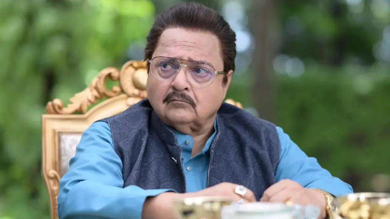 Rakesh Bedi has issued a public apology after an old interview resurfaced showing him using the word ‘Harijan’. The clip drew backlash from Azad Samaj Party’s Kailash Jaiswar. Read full story here