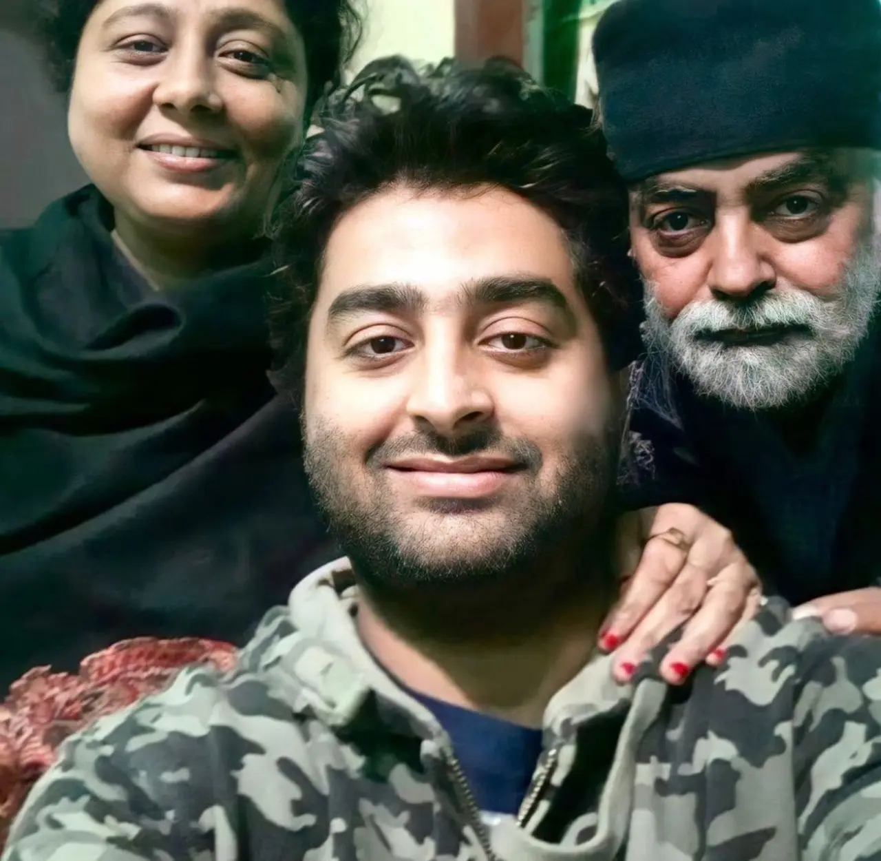 Arijit's parents, Aditi and Kakkar Singh pose with their son in this cute selfie.