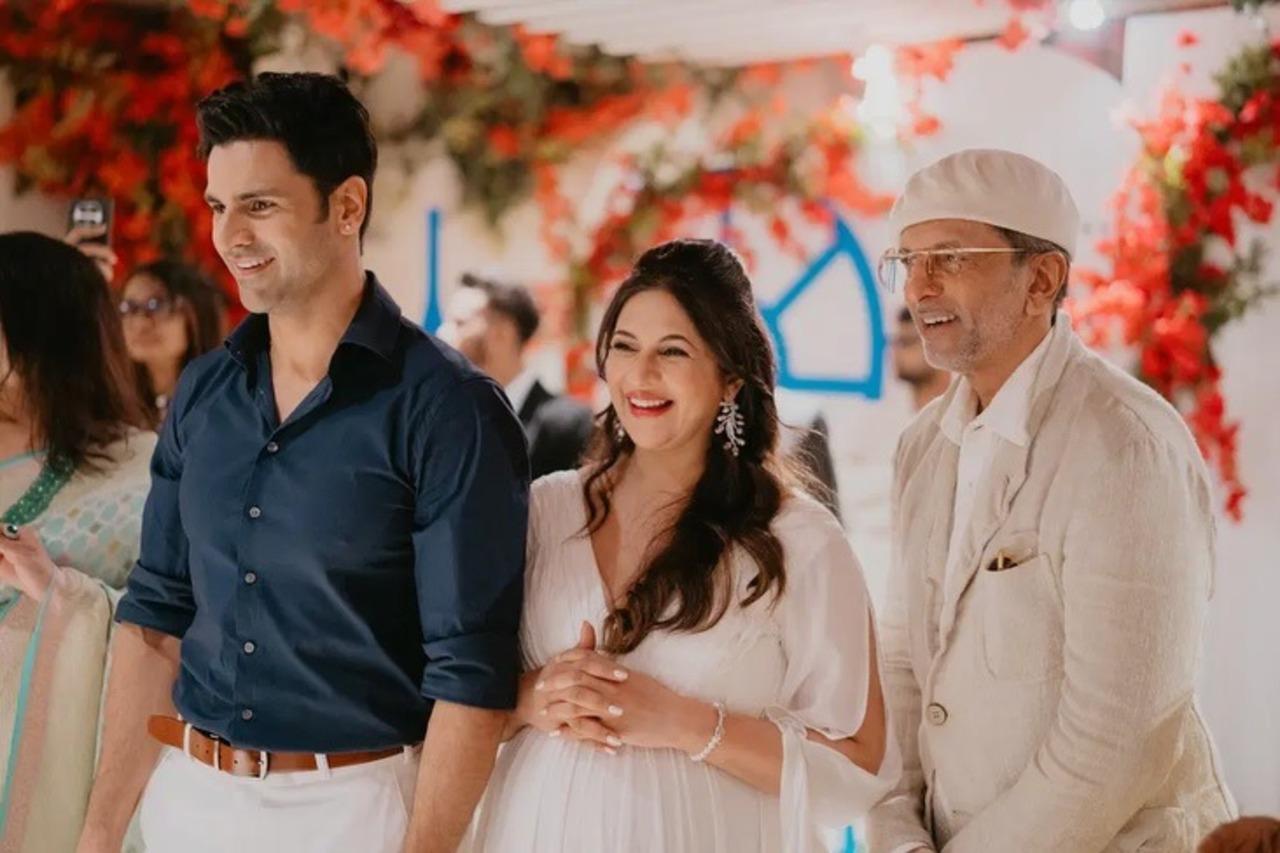 Vivek and Divyanka, along with Jaaved Jaaferi, were caught in a candid moment as they look at something in awe.