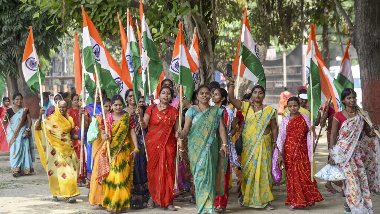 BJP Mahila Morcha workers participate in a ‘Jan Akrosh’ march in Patna on Monday, protesting over the Nari Shakti Vandan Adhiniyam. Pic/ PTI