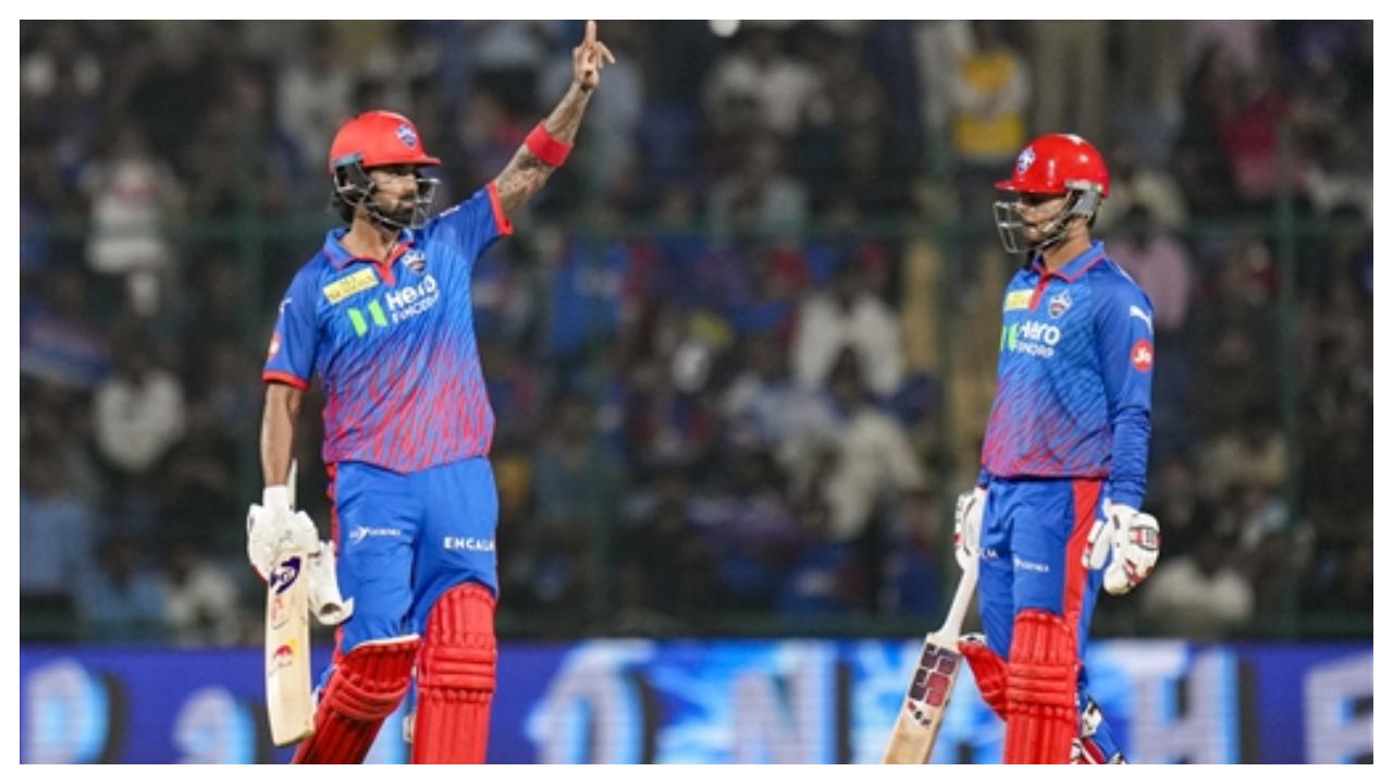 Delhi Capitals started their innings with a bang, scoring 63 runs in the first six overs against the Gujarat Titans. DC were chasing the Gujarat Titans' total of 210 runs. (Pic: PTI)