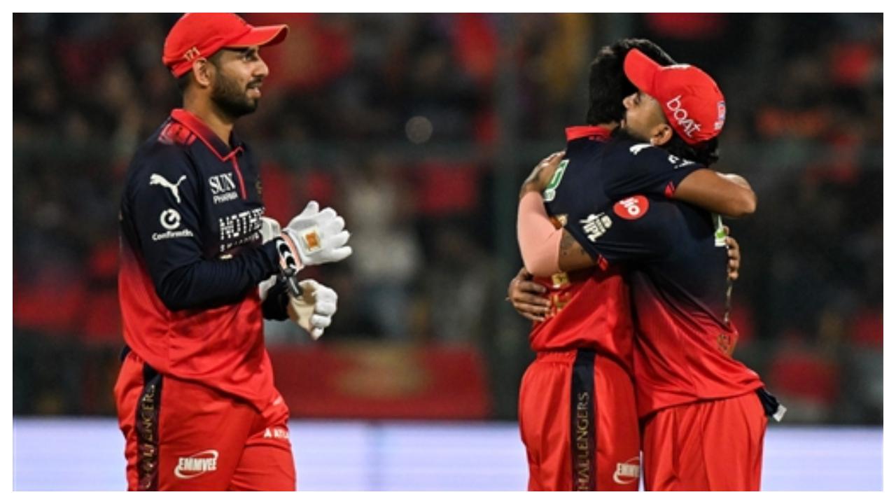 For RCB, Rasikh Dar was the star with the ball as he took 4/24 in his four overs. He was well supported by Krunal Pandya, who took 2 wickets and Bhuvneshwar Kumar, who took 3 wickets. Josh Hazlewood was brilliant too, taking 1/20 in four overs. (Pic: ANI)