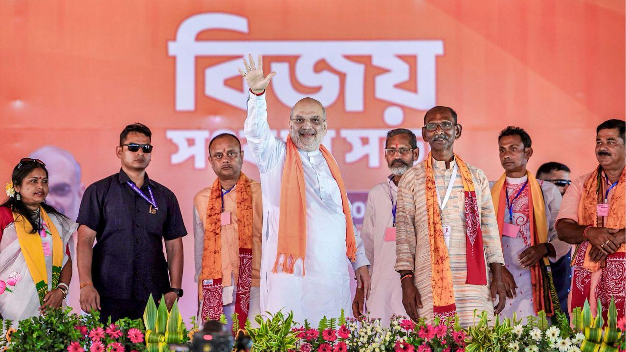  Amit Shah holds roadshow in Kaliyaganj ahead of West Bengal assembly polls
