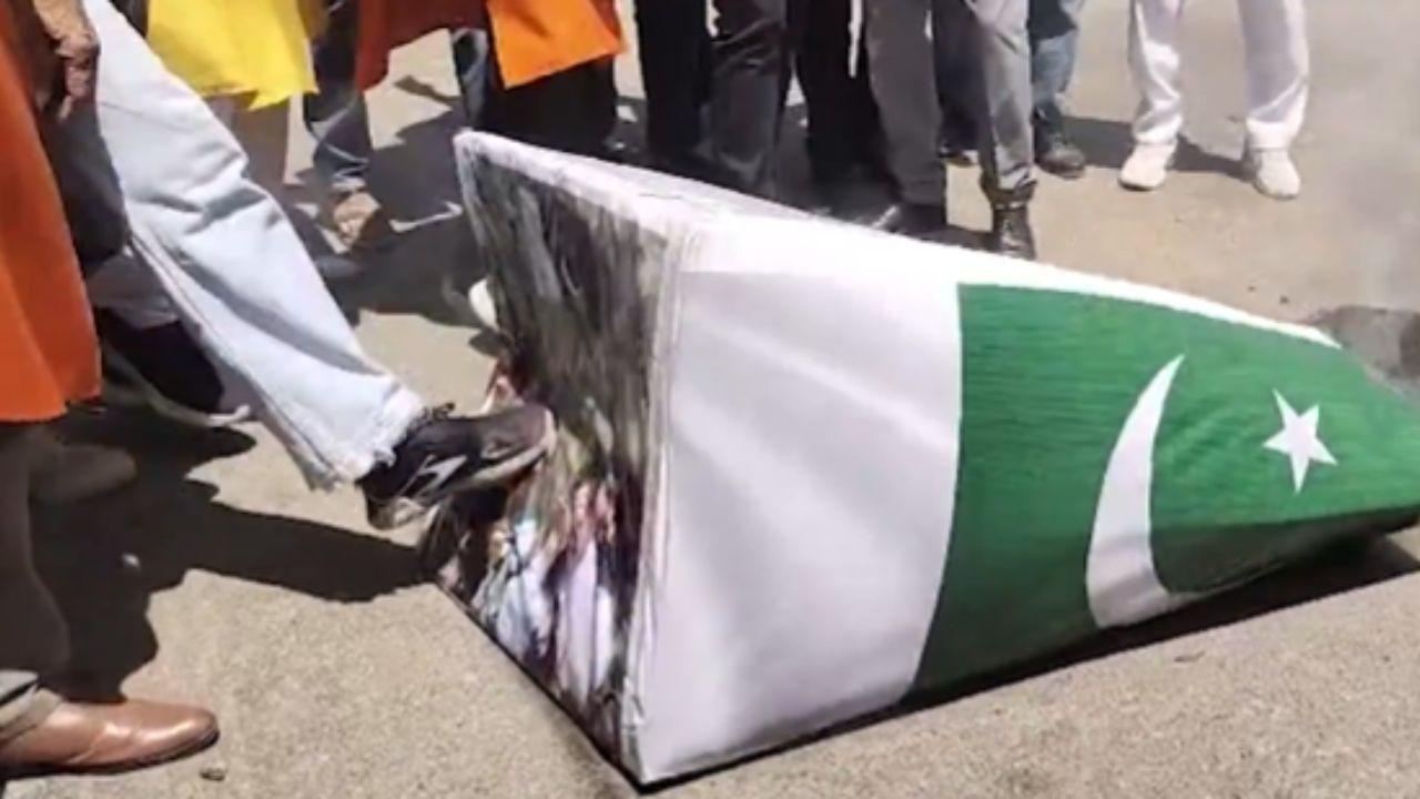 Shiv Sena (UBT) stages coffin protest in Jammu. (Pic/Screengrab from X)