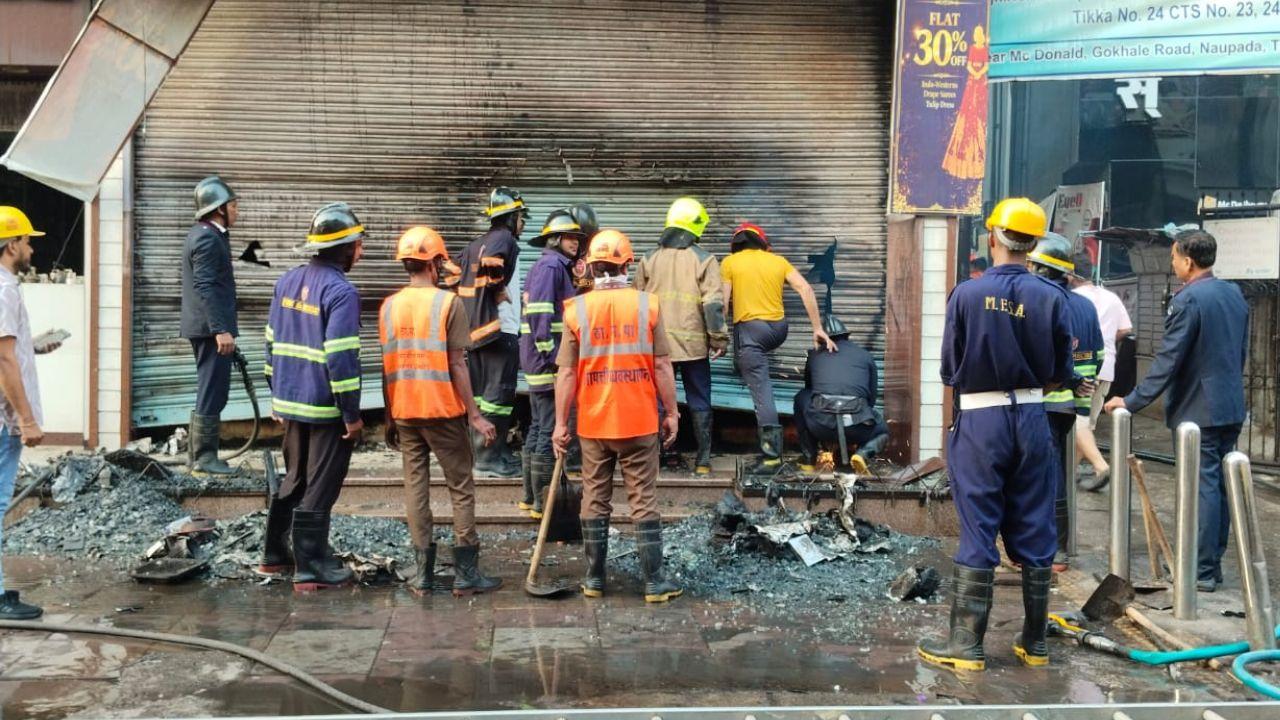 Fire erupted in Thane during the early hours of Monday. (Pic/Special arrangement)
