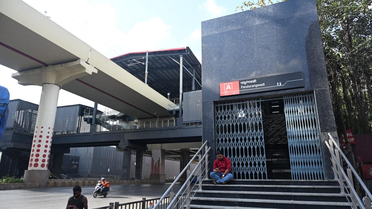 At Pandurangwadi Metro Station, located at Ketkipada on the Western Express Highway in Mira Road (East), the signage has been put in place, signalling readiness for operations