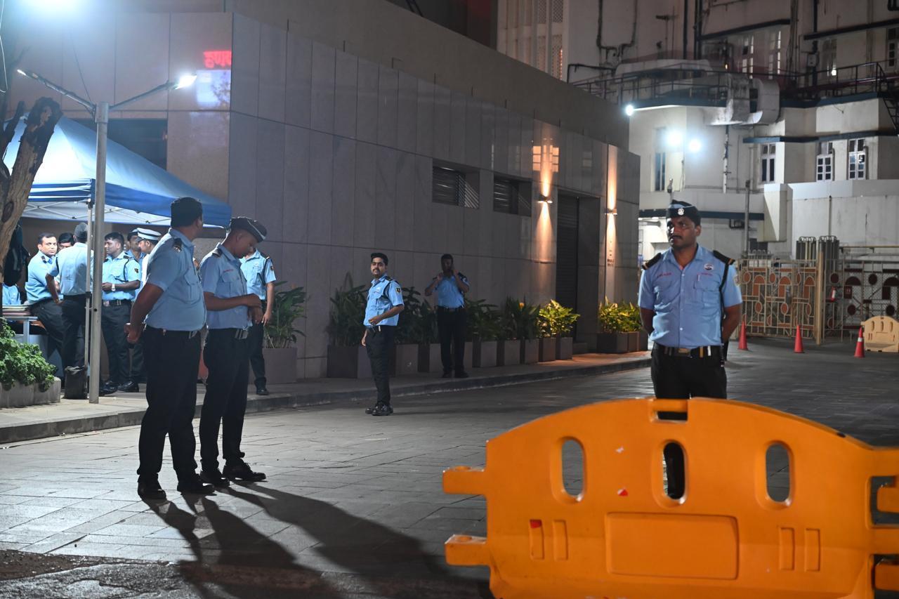 <p>A lot of security and media gathered near the hospital for more updates on the legendary singer's health. Doctors confirmed that her condition is stable, easing earlier fears about a serious medical emergency.</p> <p>A lot of security and media gathered near the hospital for more updates on the legendary singer's health. Doctors confirmed that her condition is stable, easing earlier fears about a serious medical emergency.</p>