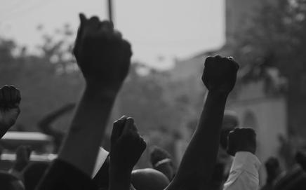 Members of the Hindutva outfit gathered outside the district collector’s office. Representational Pic