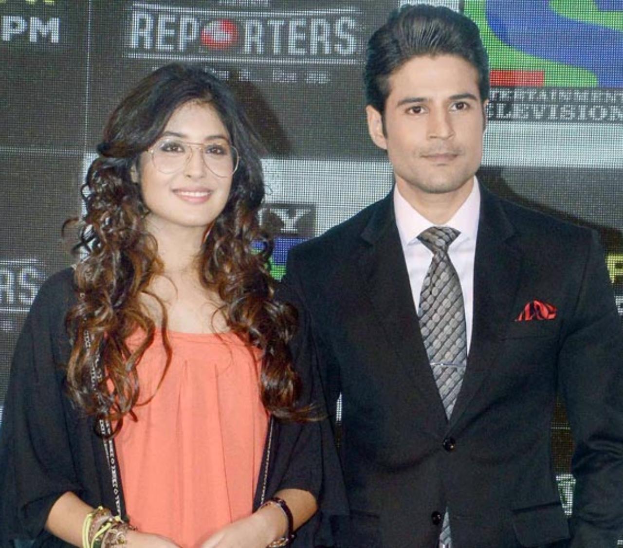 Reporters aired in 2015 on Sony Entertainment Television and was inspired by the American series The Newsroom. Rajeev Khandelwal played the role of Kabir Sharma, a sharp and principled editor-in-chief.