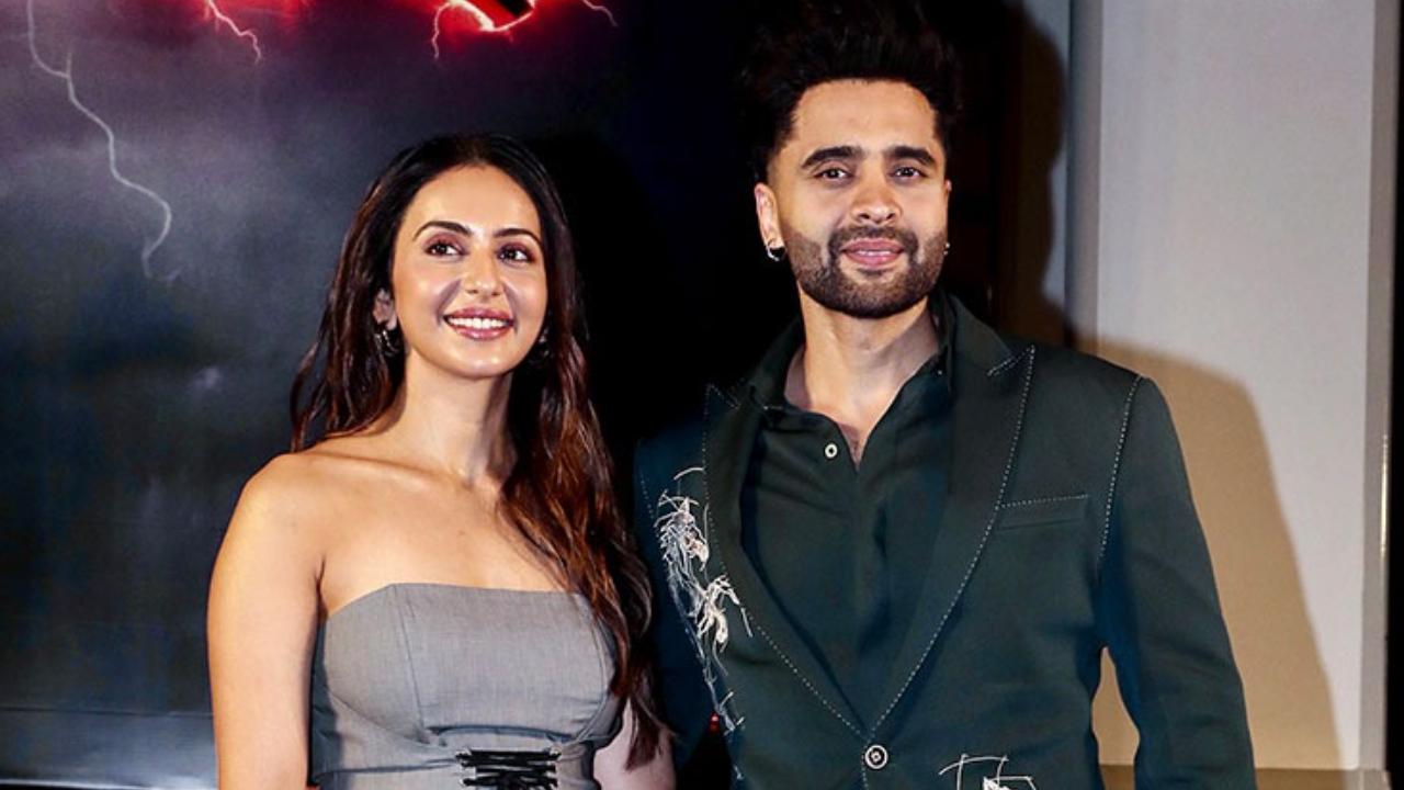 Rakul Preet Singh has reacted to the controversy surrounding her husband, Jackky Bhagnani's recent comment, where he called their marriage a 'situationahsip'. Read full story here