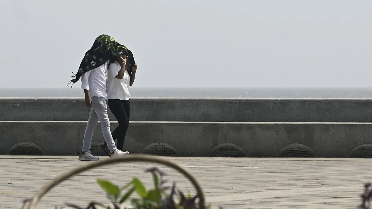 Mothers Day throwback: Alia Bhatt, Kareena Kapoors pregnancy fashion