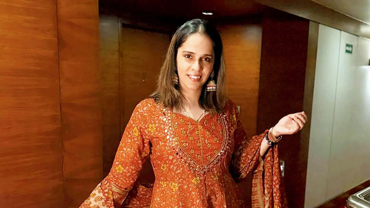 Former shuttler Saina Nehwal slays it in a salwar!