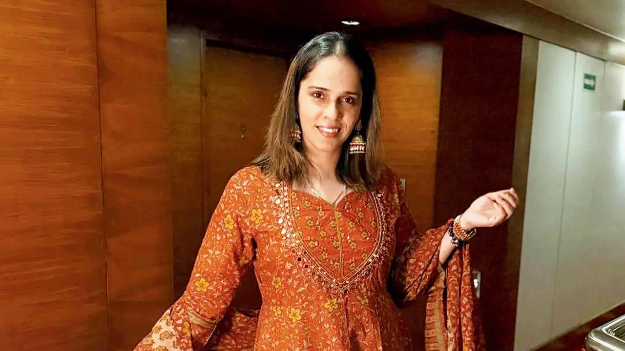 Former shuttler Saina Nehwal slays it in a salwar!