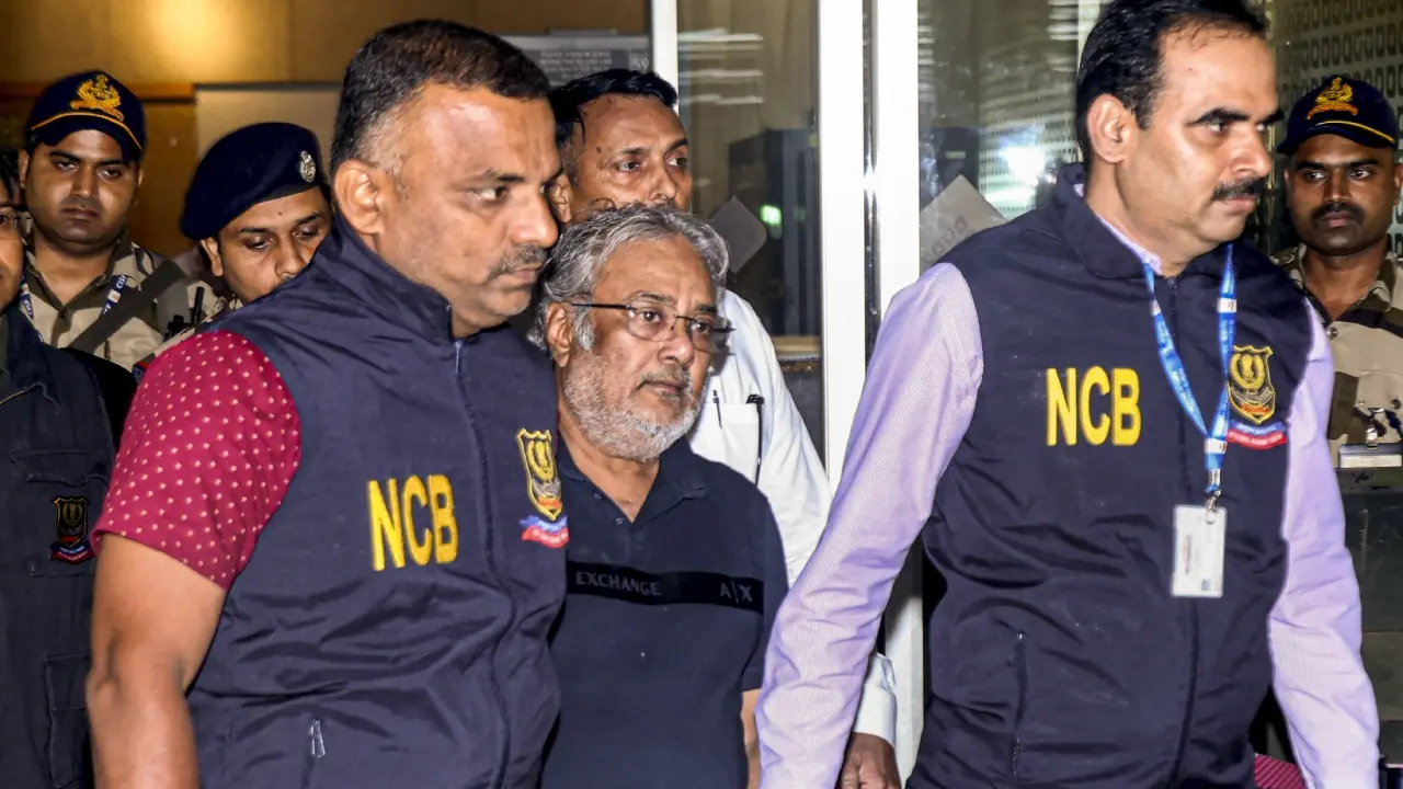 Salim Dola was brought to Delhi on Tuesday and later transferred to Mumbai after a transit remand was granted by a court in the national capital. Pic/PTI