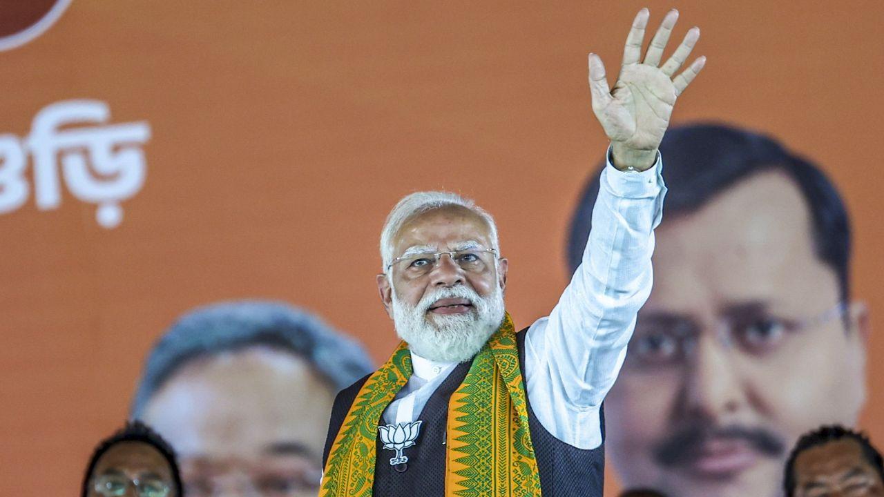 Urging people to vote for a 'double engine' government, Modi said Bengal will witness development at double the speed.