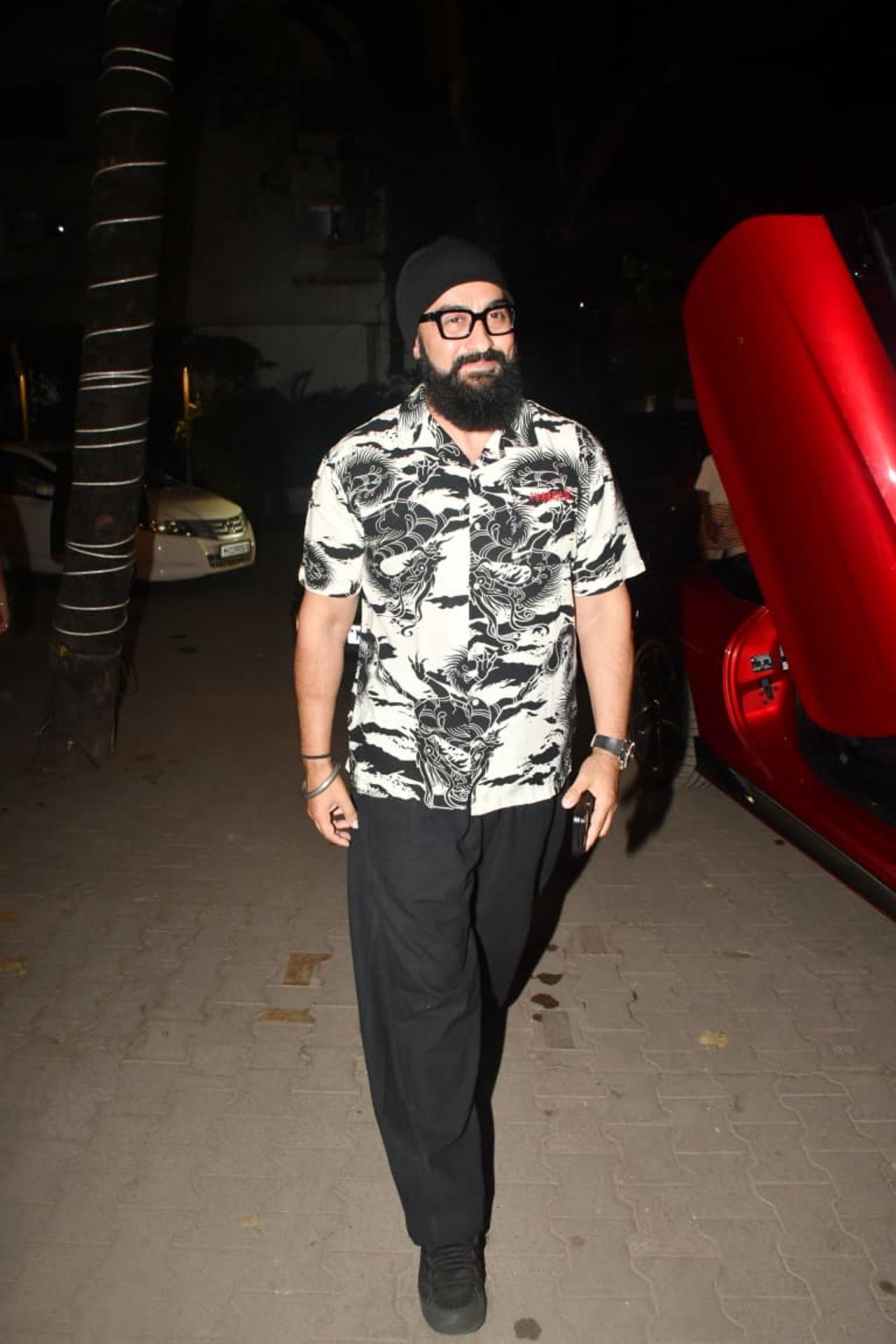 Raj Kundra keeps it simple with printed tee
