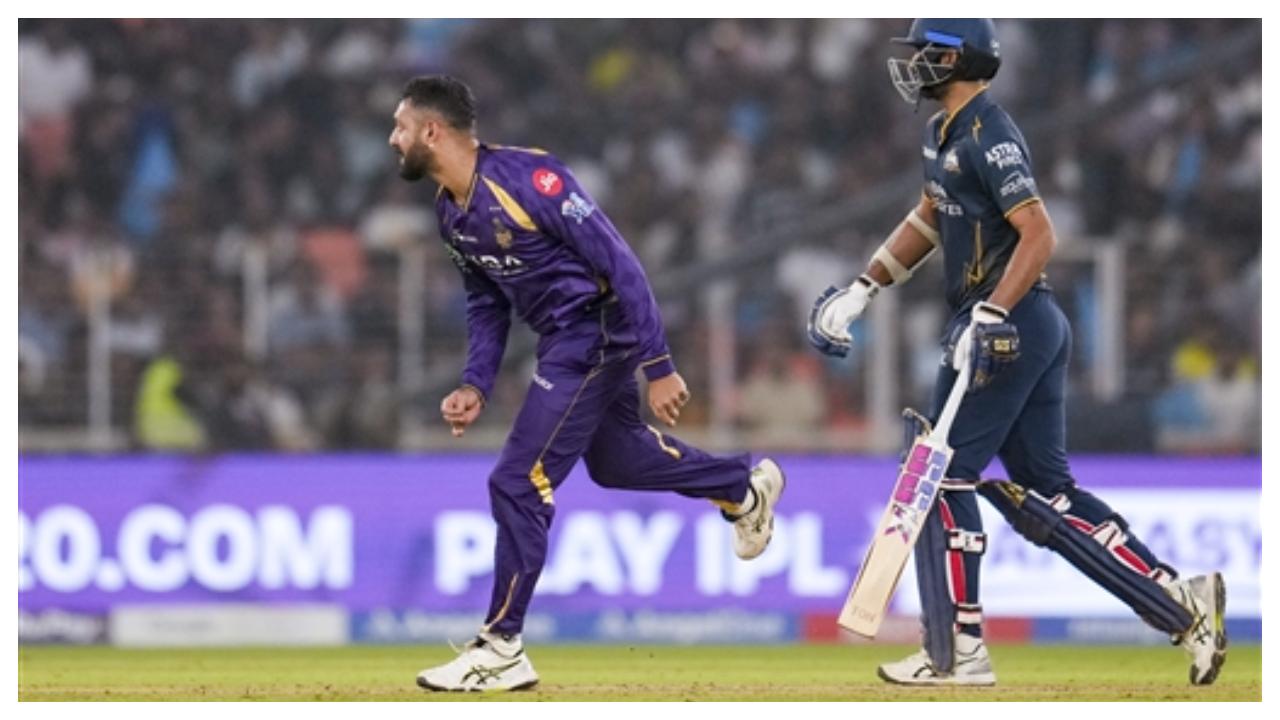 For KKR, their poor form continued as they remain winless in this season of the IPL. Varun Chakaravarthy was the best bowler for the visitors as he finished his four overs with the figure of 2/34. (Pic: PTI)