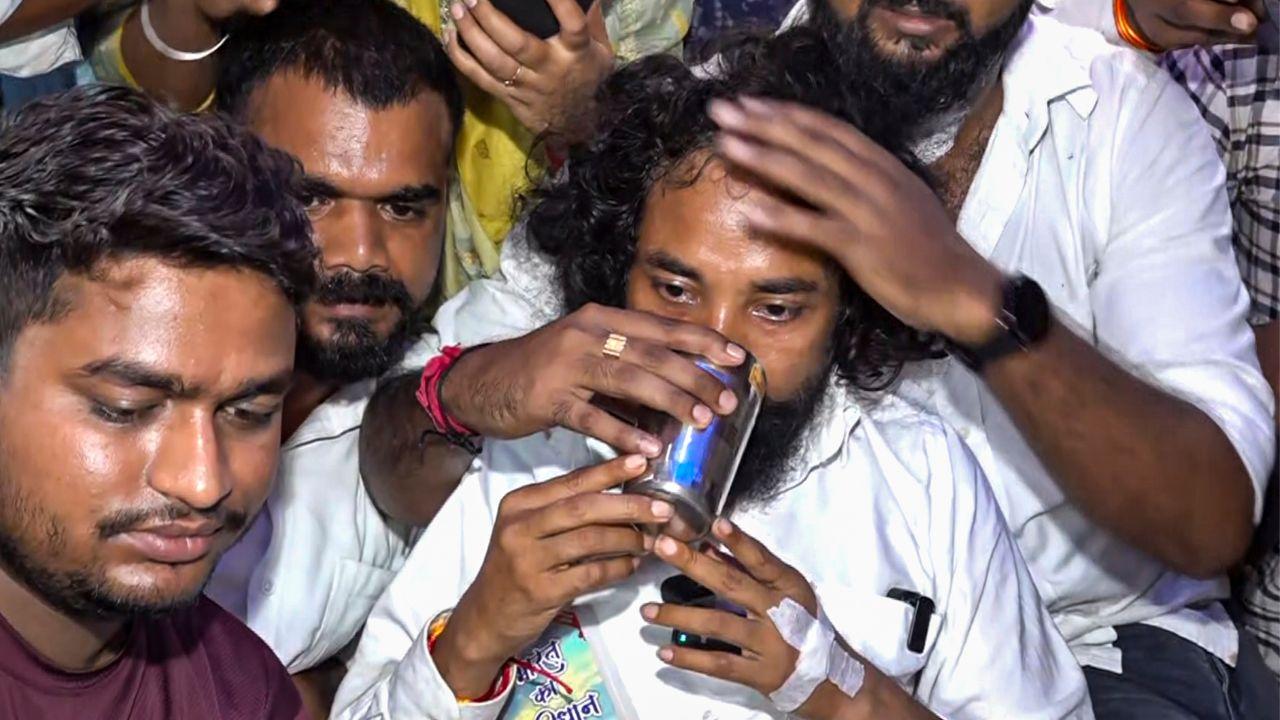 Just before the Assembly's Monsoon Session began, MLAs of the opposition NDA bloc staged a protest and demanded a CBI probe into the alleged irregularities in recruitment examinations