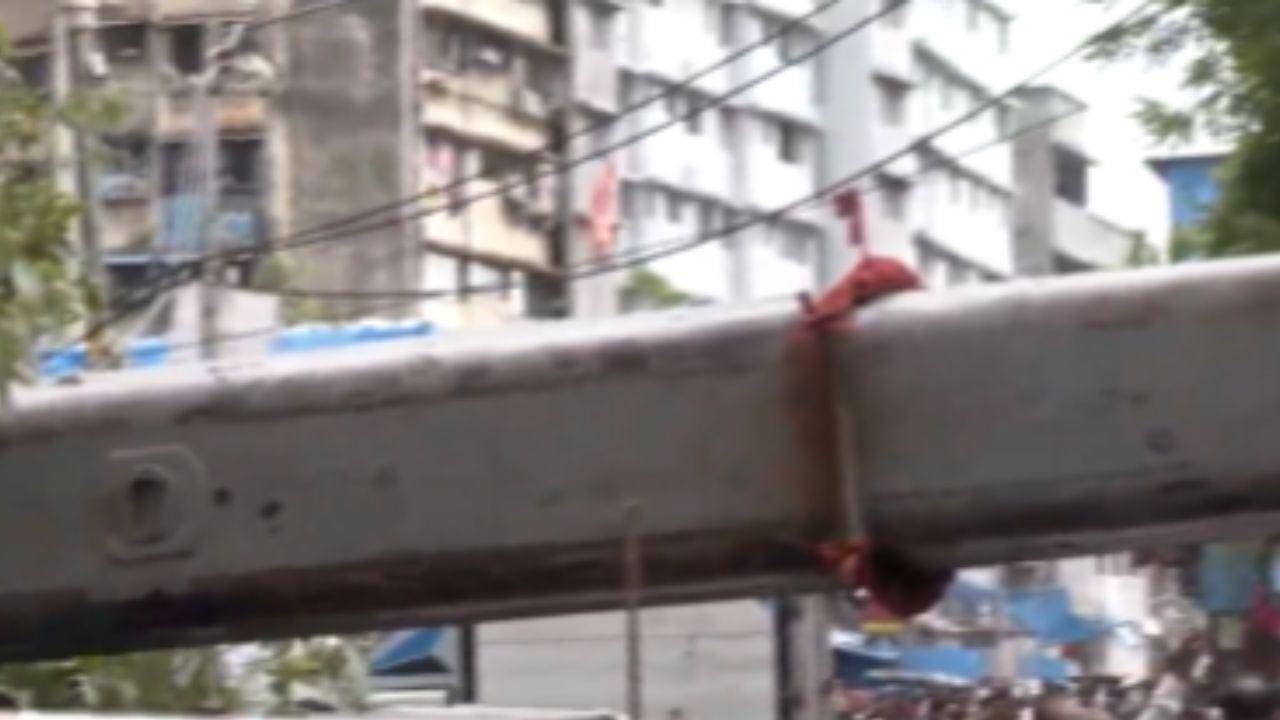 MMRDA while issuing an official statement about the incident said, "Demolition work was being undertaken at Building No. 1, Bhandari Metallurgy, Kurla. A crane had been brought to the site for the work; however, crane operations had not commenced." (Pic/Special arrangement)