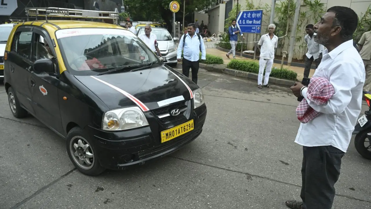 IN PHOTOS: Taxi fine, not strike: South Mumbai incident sparks misleading claims PIC/ASHISH RAJE