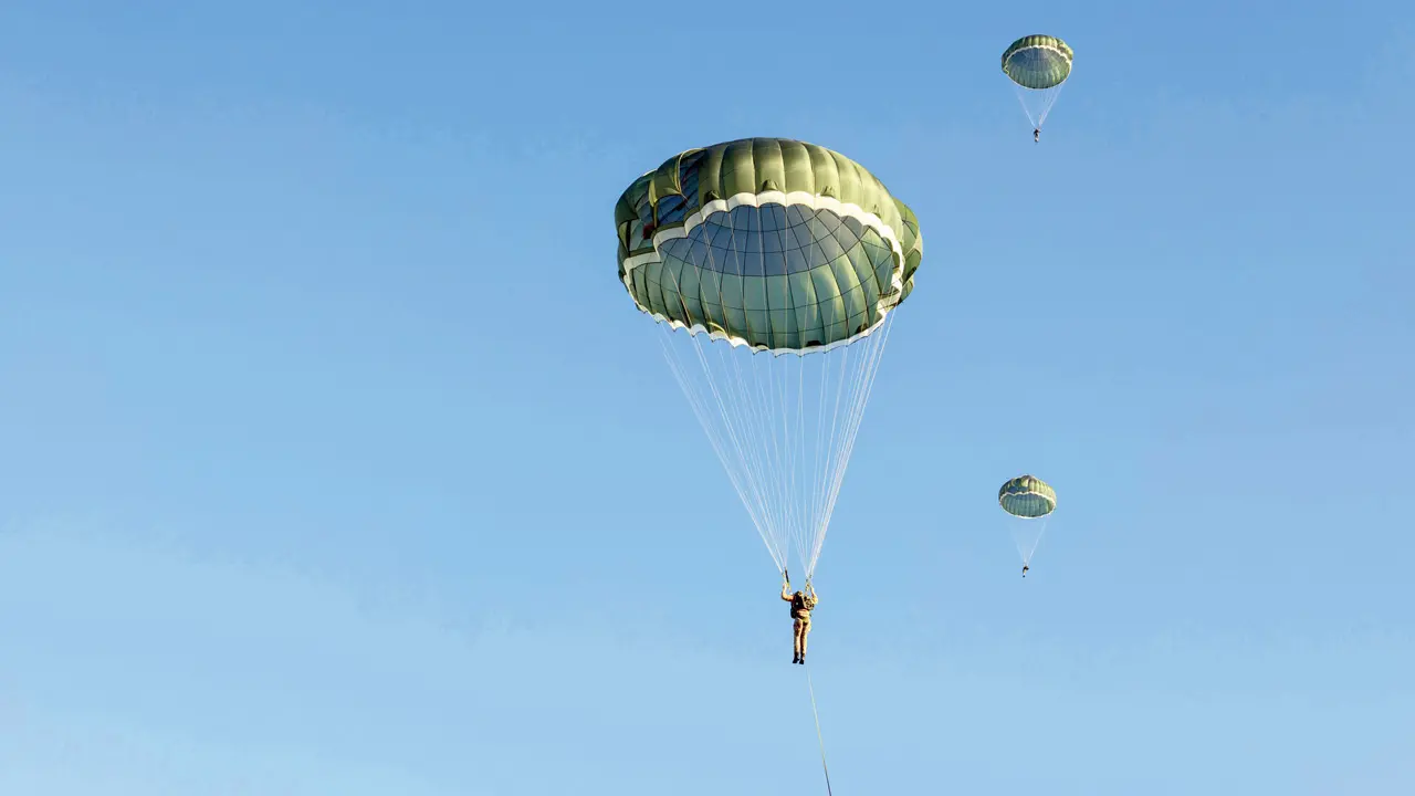 Ukrainian servicemen of the Air Assault Forces during a parachute jump training exercise. PIC/AFP
