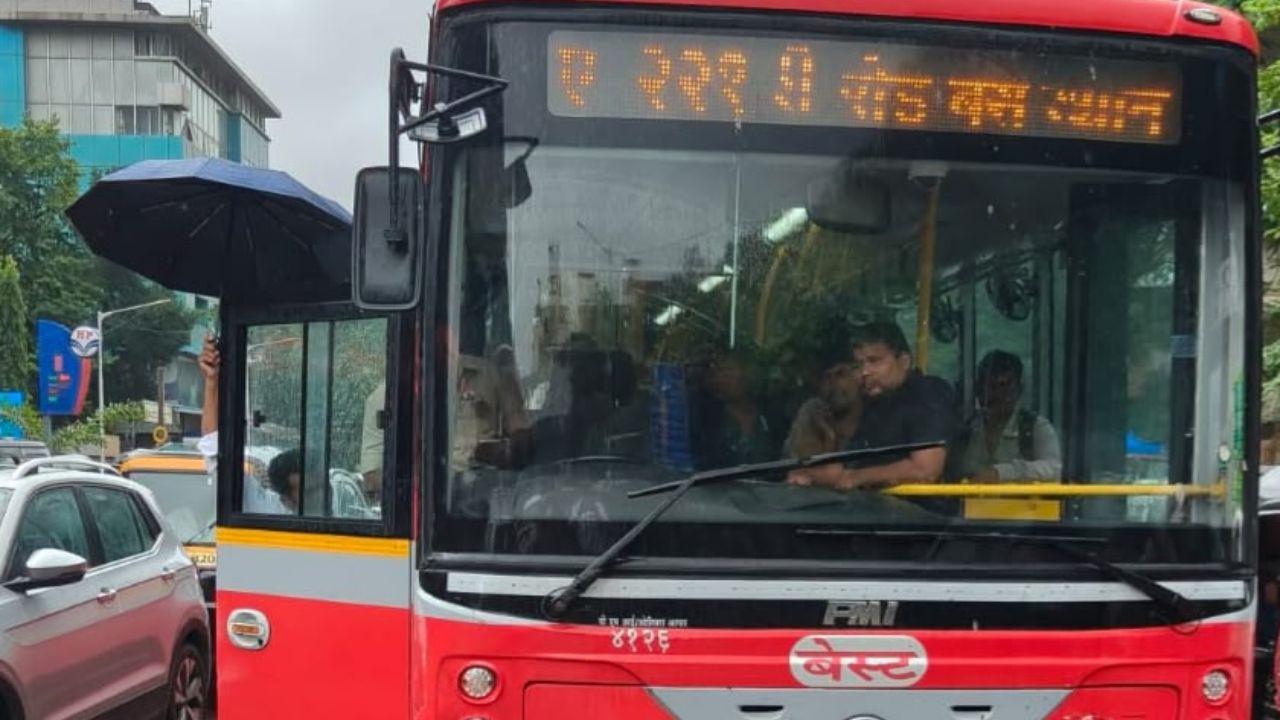 BEST bus collides with six vehicles at Andheri's Gokhale Bridge signal; 3 hurt Following the incident, BEST officials were deputed to attend the case and carry out the necessary follow-up action. PIC/BY SPECIAL ARRANGEMENT