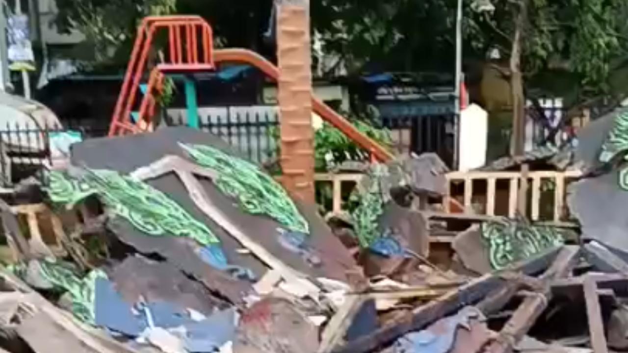 The incident was reported to the Mumbai Fire Brigade (MFB) at around 4.48 pm The incident was reported to the Mumbai Fire Brigade (MFB) at around 4.48 pm