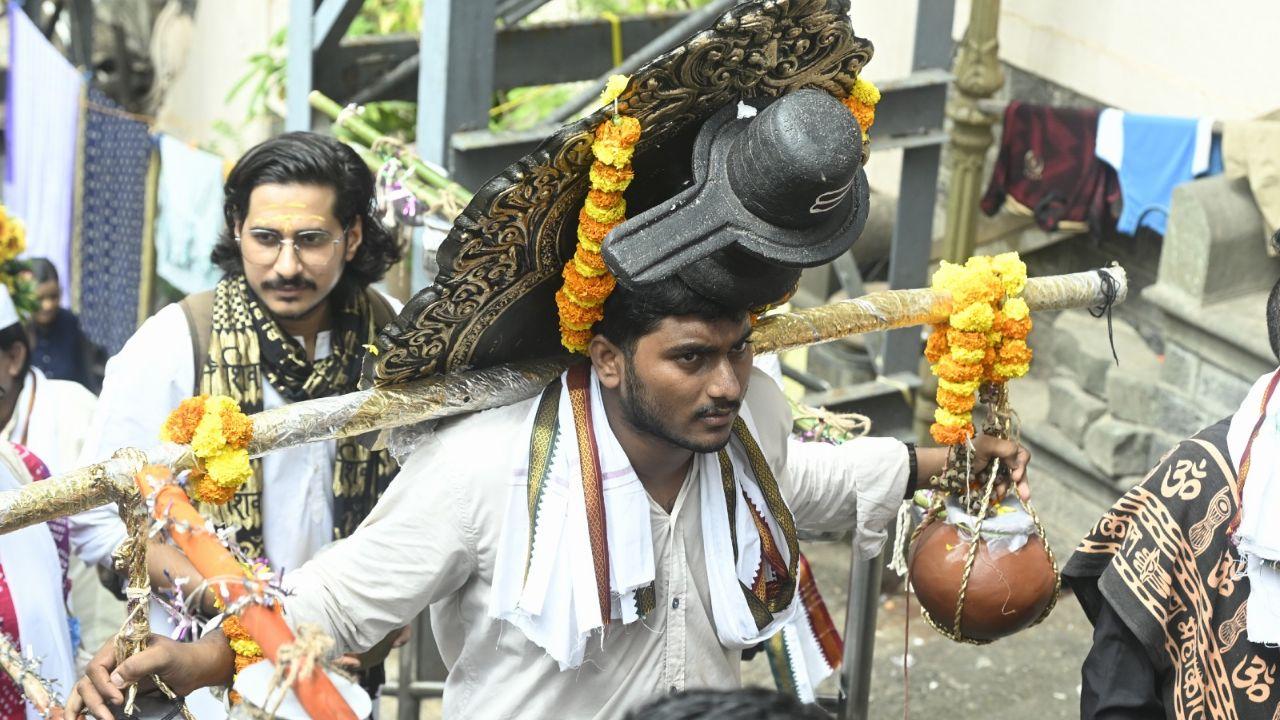 The Kanwar Yatra is an annual pilgrimage undertaken by devotees of Lord Shiva, particularly during the holy month of Shravan. Devotees, known as Kanwariyas, traditionally collect sacred water from rivers or other holy water sources and carry it to Shiva temples The Kanwar Yatra is an annual pilgrimage undertaken by devotees of Lord Shiva, particularly during the holy month of Shravan. Devotees, known as Kanwariyas, traditionally collect sacred water from rivers or other holy water sources and carry it to Shiva temples