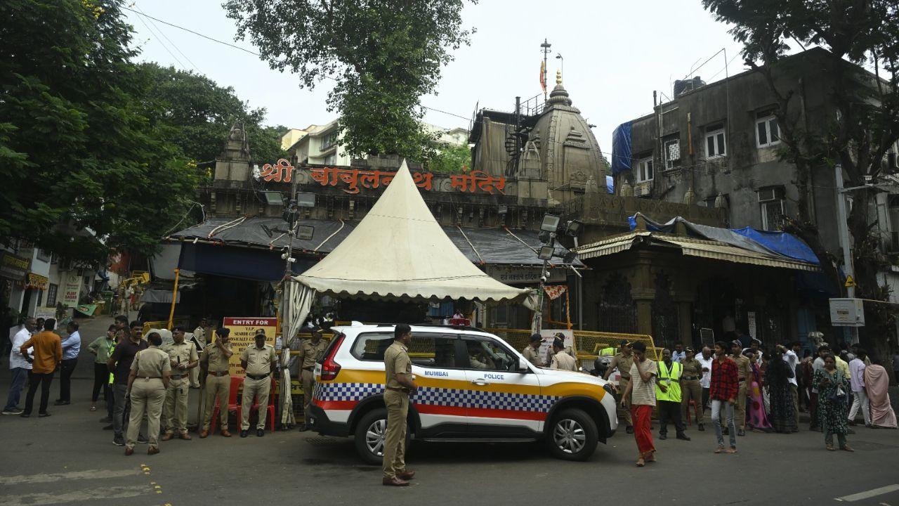Amid the high footfall of devotees, Mumbai Police ramped up security measures at the temple Amid the high footfall of devotees, Mumbai Police ramped up security measures at the temple