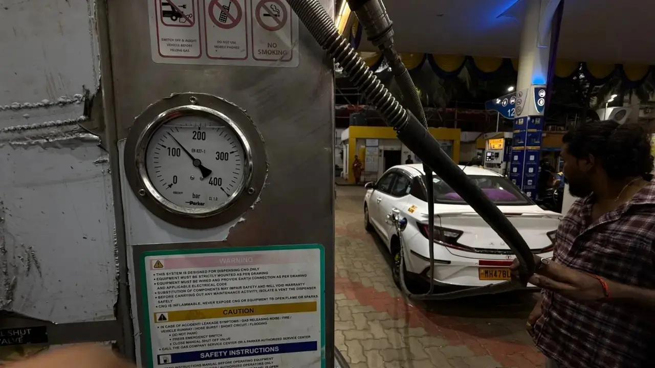 MGL raises CNG price by Rs 2 per kg, domestic PNG by Rs 1 in Mumbai from Sept 1 MGL said the higher input costs have had a considerable impact on the overall cost of gas supplied to customers. File Pic