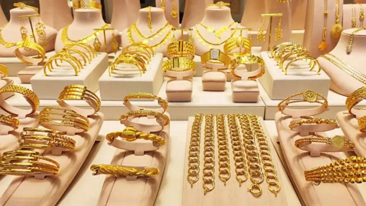 Gold, silver futures trade higher; silver futures rise 1.46 per cent Representational Image. File pic.