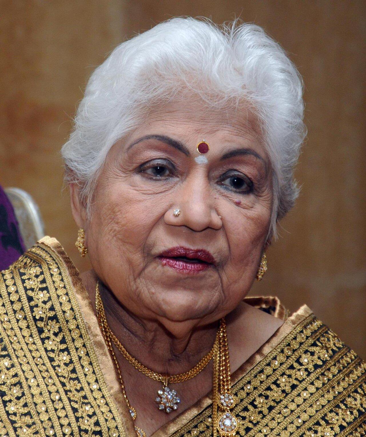 Janaki is survived by her three children, four grandchildren, and four great-grandchildren. Her sister Krishnakumari is also an actress.