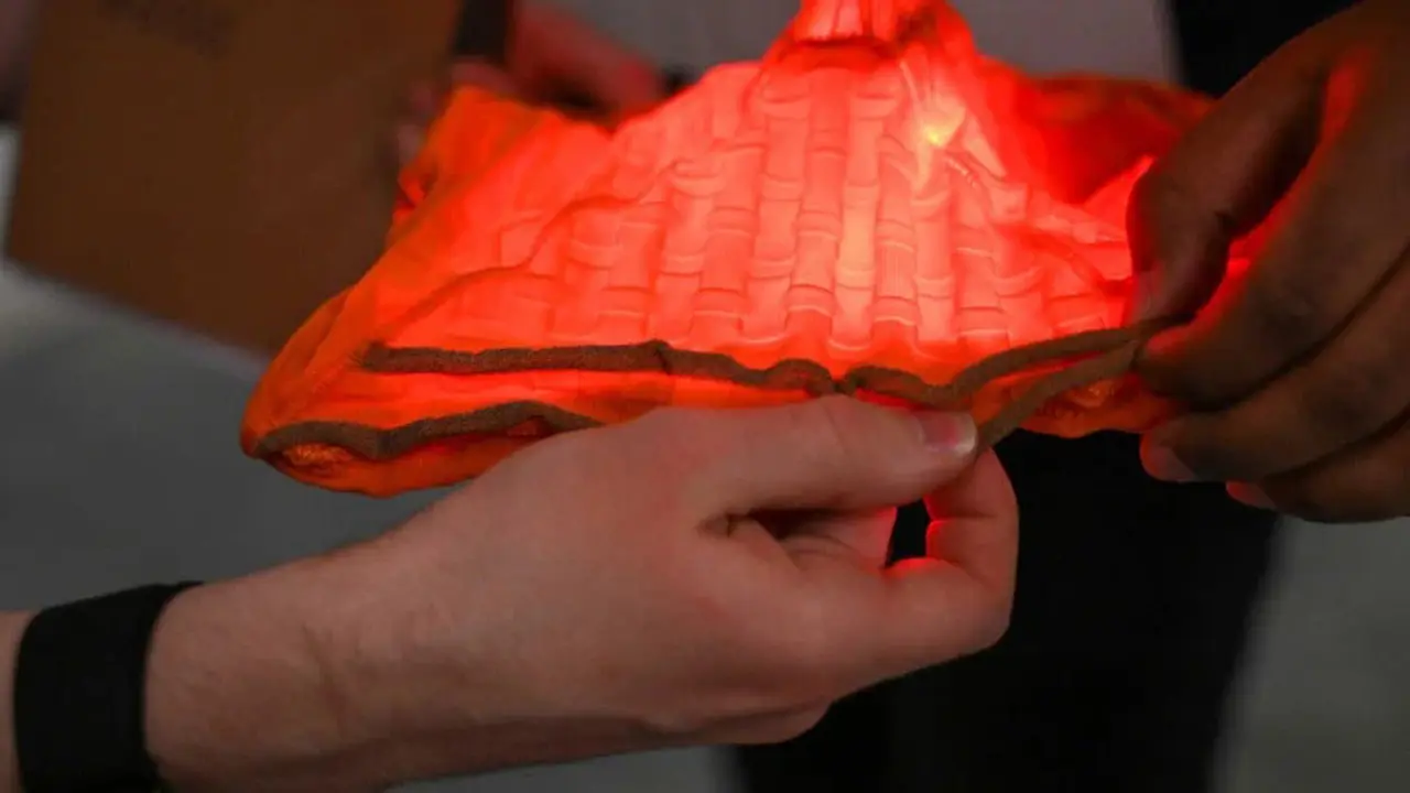 Harvard develops shape-shifting knitted fabric with built-in sensing capabilities A reconfigurable lampshade with multistable switches that correspond to colors of lighting. PIC/harvard University