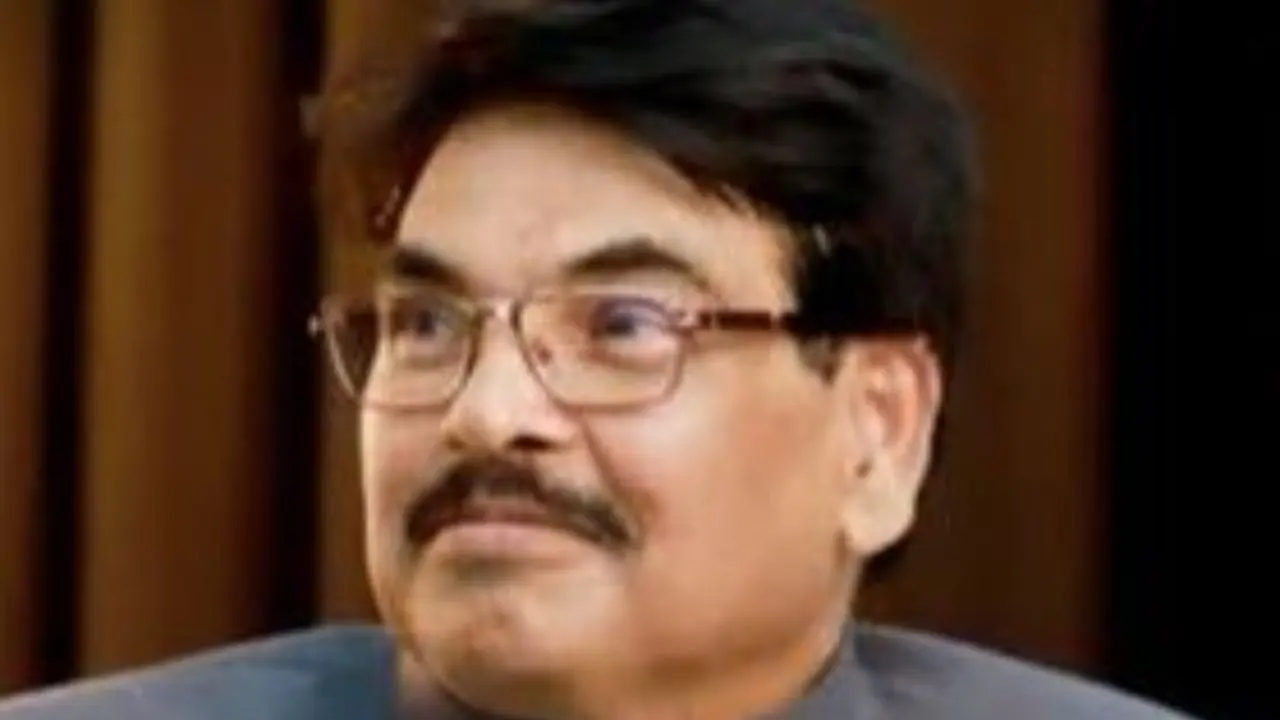Bar Council of India chief Manan Kumar Mishra apologises to law students