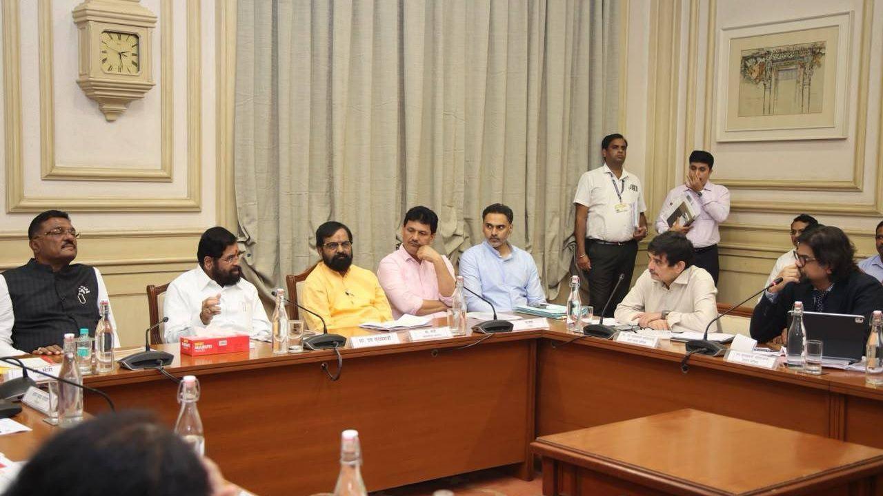 The proposed projects will include modern bus ports, passenger amenities, offices, hospitals, cinema halls, and citizen service centres, among other facilities