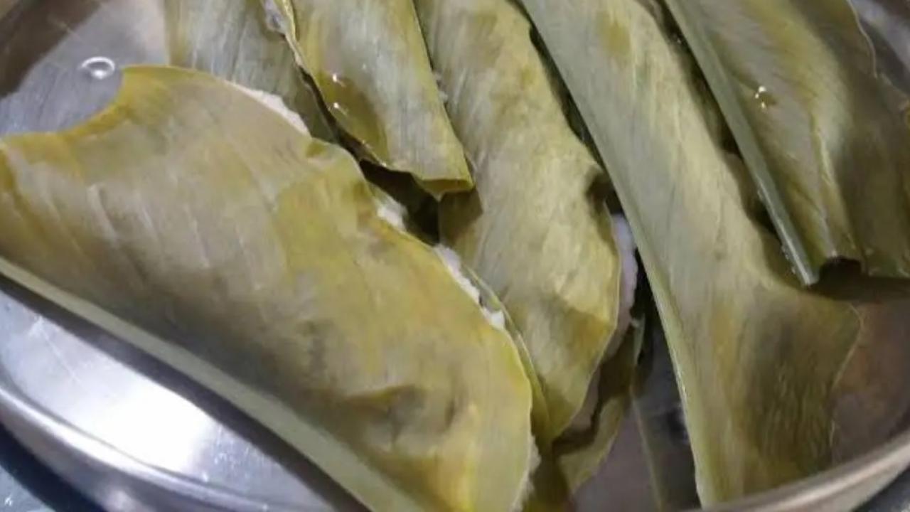 Different names of the dishInterestingly, the food item has different names across communities. While the Goans call it pathoyo or patoleo like the Mangaloreans also do, the East Indians, who are among the original inhabitants of Mumbai, also called it patole or panmori