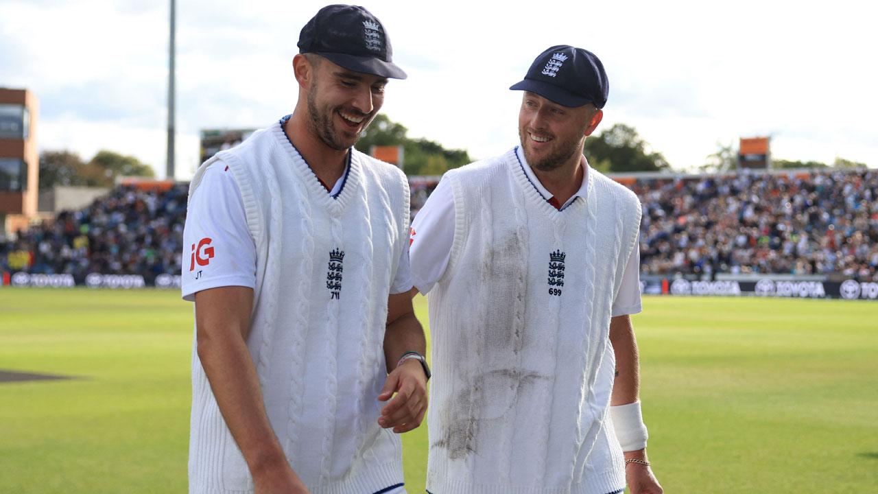 Robinson and Tongue star as Pakistan all out for 171 in England opener England's Ollie Robinson (R) England's Josh Tongue (L) walk back to the pavilion after taking five wickets each on the opening day of the first test match between England and Pakistan at Headingley cricket ground in Leeds, northern England. Pic/AFP