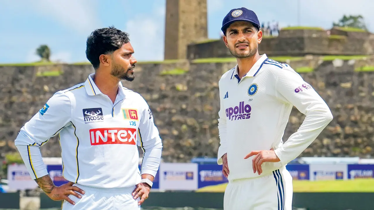 Sri Lanka skipper Dhananjaya de Silva (left) and India captain Shubman Gill on the eve of the first Test at Galle on Friday. PIC/PTI