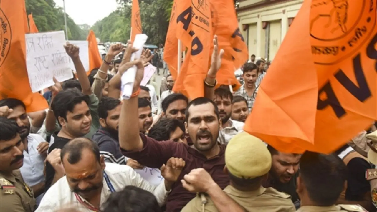 ABVP stages nationwide protests over JPSC-JSSC irregularities, seeks CBI probe