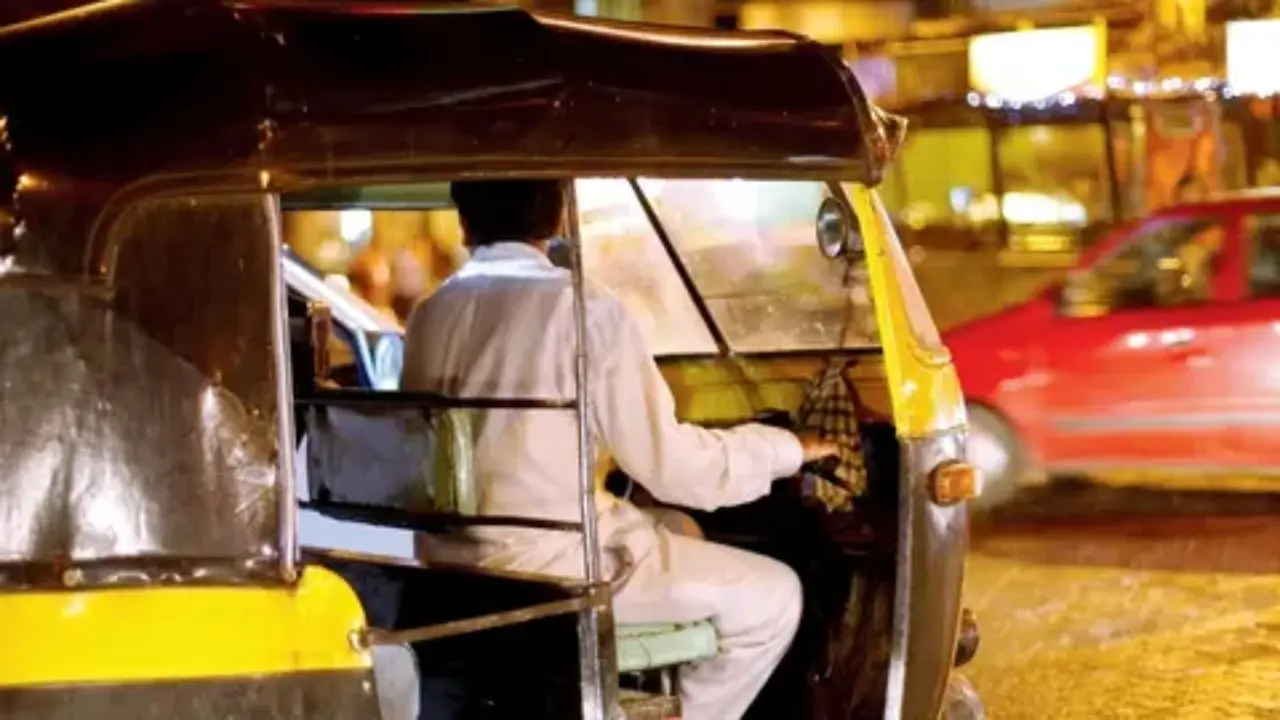 The minimum fare for autorickshaws will rise from Rs 26 to Rs 27 for the first 1.5 km. Representational Pic/File