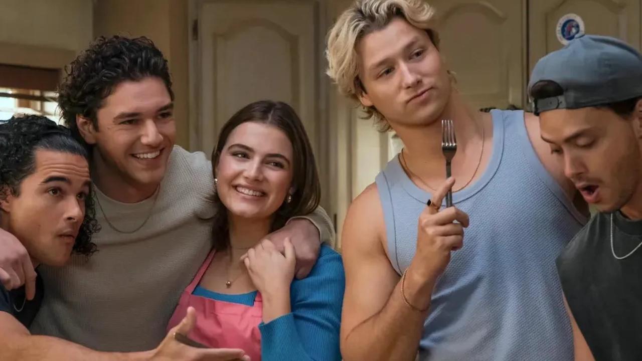 Off Campus
Friendship, romance and college chaos come together in this coming-of-age series, where every challenge is easier to face with a close-knit group by your side
Where to watch - Prime Video