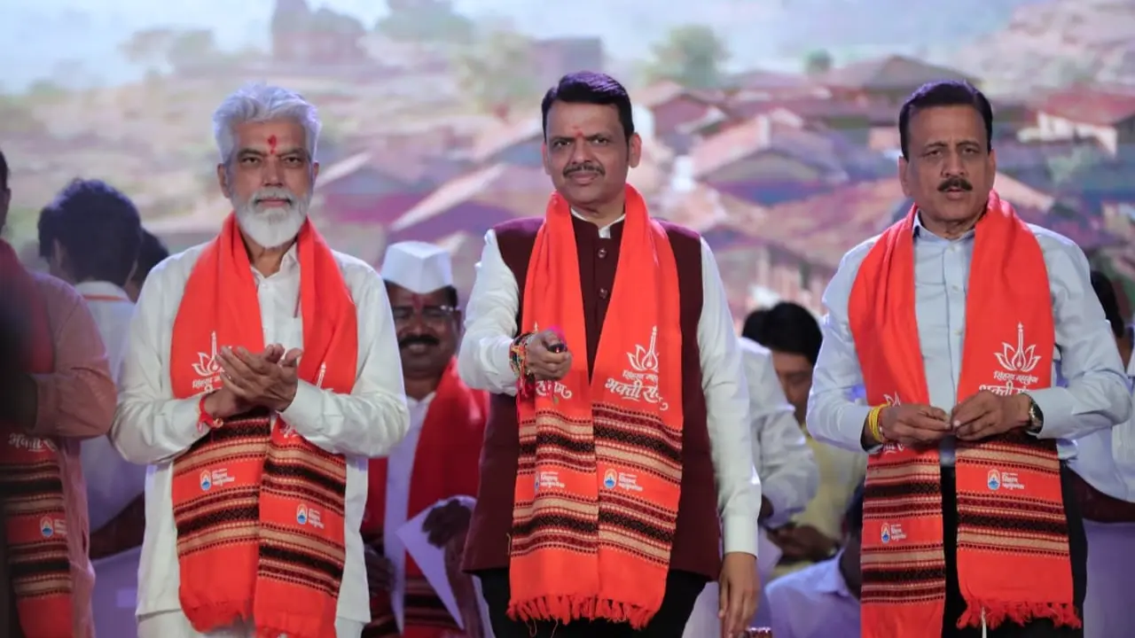 Universities must focus on innovation, start-ups and jobs: CM Fadnavis CM Fadnavis assured that the Maharashtra government would provide the necessary support to help universities develop major industries and unicorns. Pic/Special Arrangement