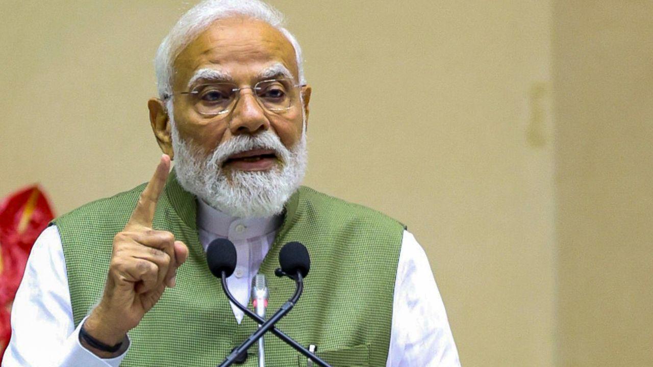 Prime Minister Narendra Modi urges the younger generation to read Kovind's autobiography and learn from his life experiences and struggles Prime Minister Narendra Modi urges the younger generation to read Kovind's autobiography and learn from his life experiences and struggles
