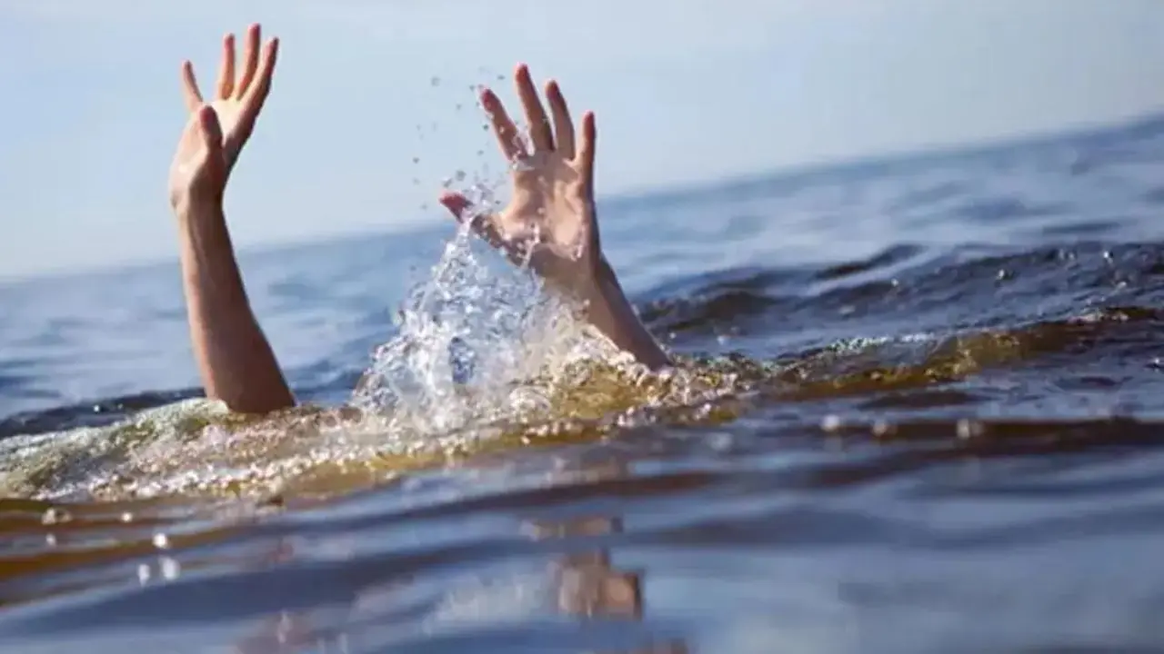 Seven girls were swept away while bathing in Ganga ghat; two dead