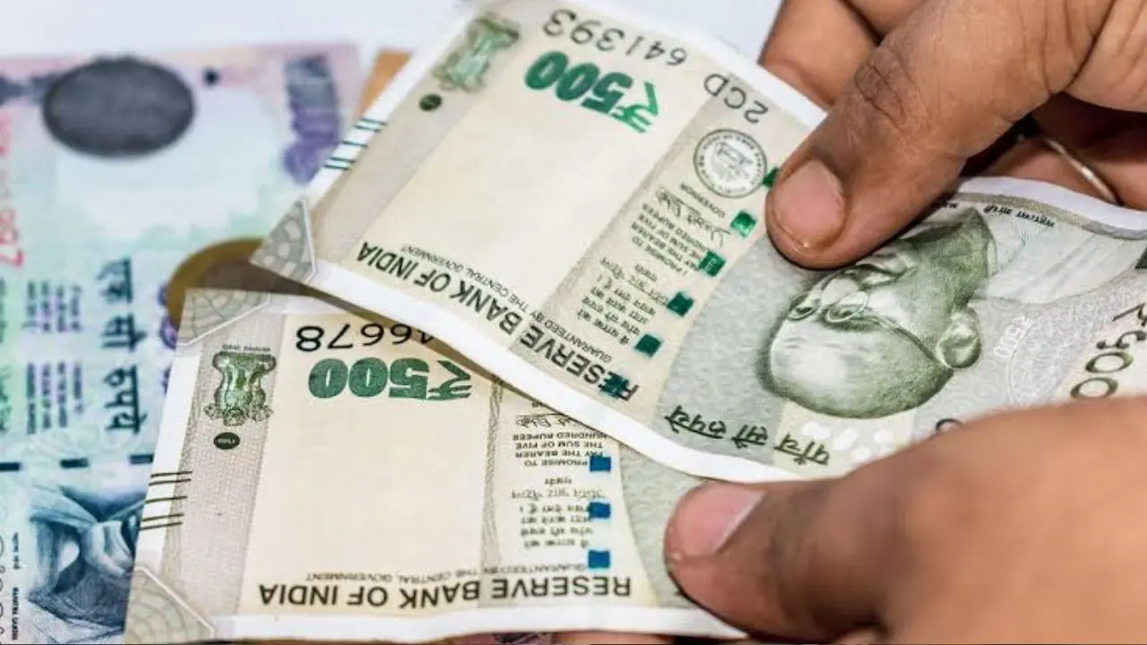 Five arrested as cops bust fake note printing racket in Nashik