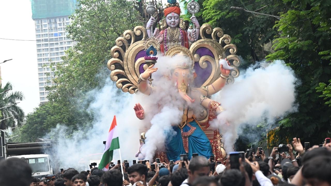 A major highlight was the grand arrival of ‘Sewri-cha Raja’, with celebrations marking its 75th anniversary A major highlight was the grand arrival of ‘Sewri-cha Raja’, with celebrations marking its 75th anniversary