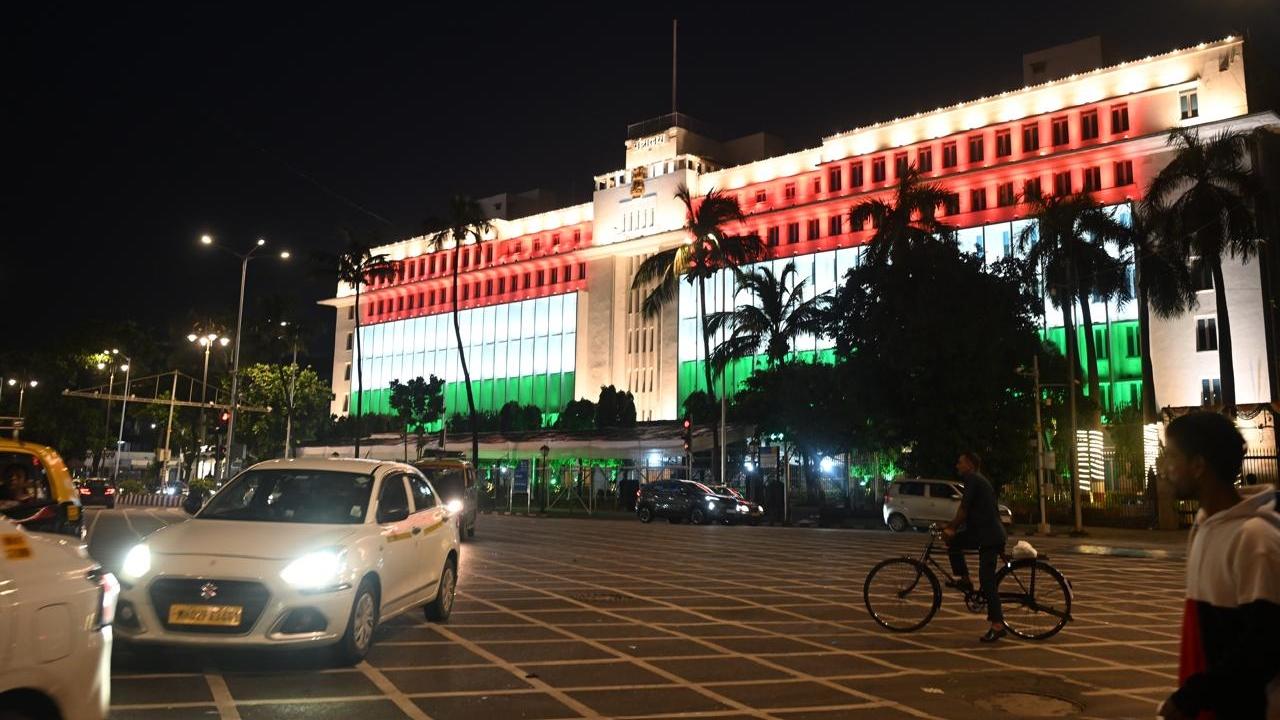 From historic monuments to important civic buildings, the illuminated landmarks offered a visual tribute to India's freedom and the country's national identity