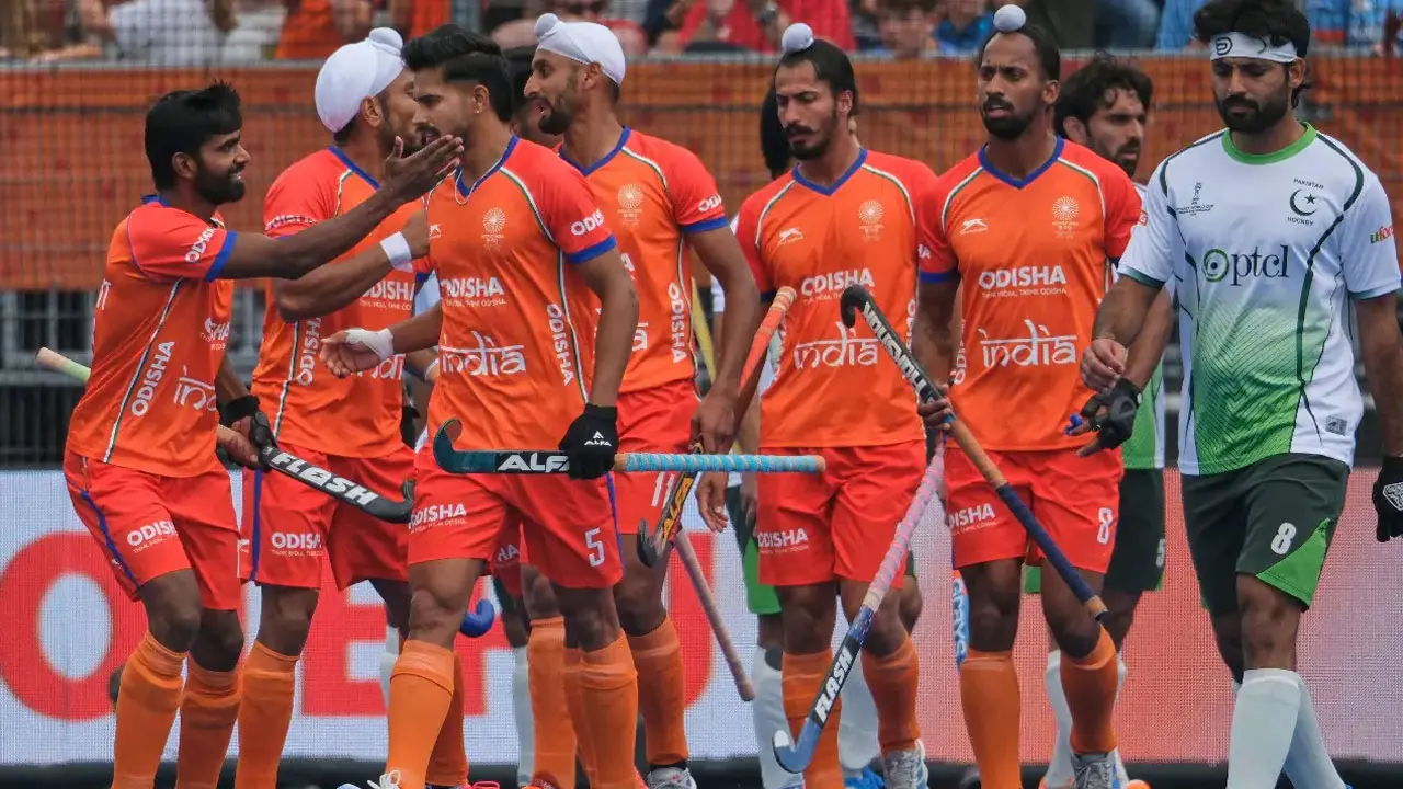 India’s slim semi-final hopes hinge on flawless display vs Argentina Indian hockey team. Pic/PTI