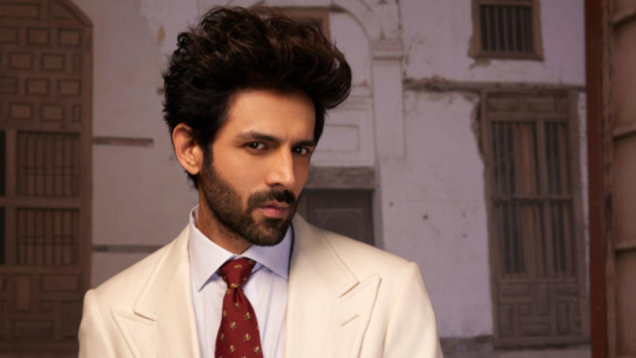Kartik Aaryan reportedly suffered a severe knee injury while filming an action sequence for Kabir Khan’s upcoming sports drama. The actor was hospitalised in Mumbai and has been advised surgery. Read full story here Kartik Aaryan reportedly suffered a severe knee injury while filming an action sequence for Kabir Khan’s upcoming sports drama. The actor was hospitalised in Mumbai and has been advised surgery. Read full story here